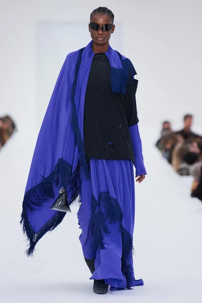 Look 14